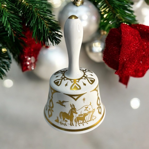 Vintage 1974 Hammersley Fine Bone China Nativity White Bell- 3 Scenes in Gold - Picture 2 of 14